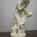 687 8752 PARIAN FIGURINE